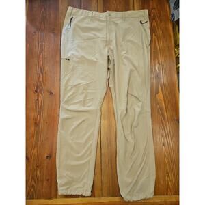 Men's Columbia Lightweight Outdoor Pants Adjustable Cuff Size 42/52 Inseam-31"
